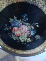 vintage dienblad met druiven en bloem decor