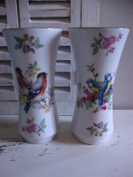 Vintage vaas met vogels en bloemen