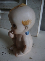 Kewpie piano baby biscuit porselein