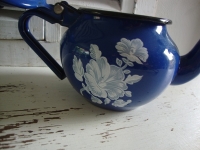 brocante blauw gebloemd theepotje