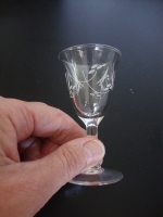 oude shot borrelglaasjes geslepen glas