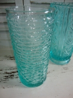 turquoise geribbeld glazen vaasje