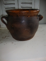 oude terracotta bloempot met glazuur
