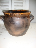 oude terracotta bloempot met glazuur