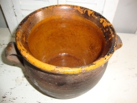 oude terracotta bloempot met glazuur