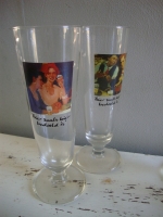 vintage hoge bierglazen op voet