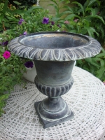 brocante gietijzeren bloempot jardiniere
