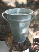 brocante zinken bloempot hoog