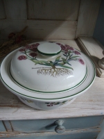 wedgwood Florabunda schaal met deksel