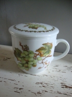 theemok met zeefje en deksel