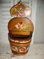 vintage houten zoutpot folklore