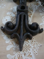 gietijzer antiek muuranker kandelaar