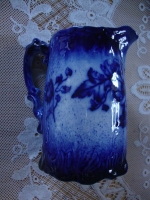 antieke melkkan kobaltblauwe bloemen