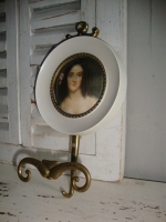 brocante messing kapstokhaak met portret