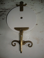 brocante messing kapstokhaak met portret