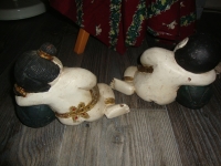 oude houten beelden gelukskinderen