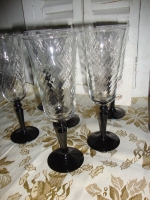 Franse champagne glazen met zwarte voet