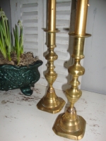 set antieke koperen kandelaars