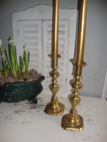 set antieke koperen kandelaars