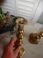 set antieke koperen kandelaars