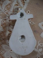 brocante biscuit porselein wijwaterbakje