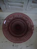 paars persglas schaaltje op voet