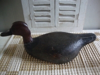 antieke eendenkooi houten eend