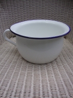 Grote wit emaille pot