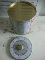 Retro bewaarblik van Albert Heijn groen
