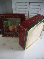 brocante groot koekblik met fruitafbeelding