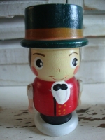 vintage houten eierdoppen bruidspaar